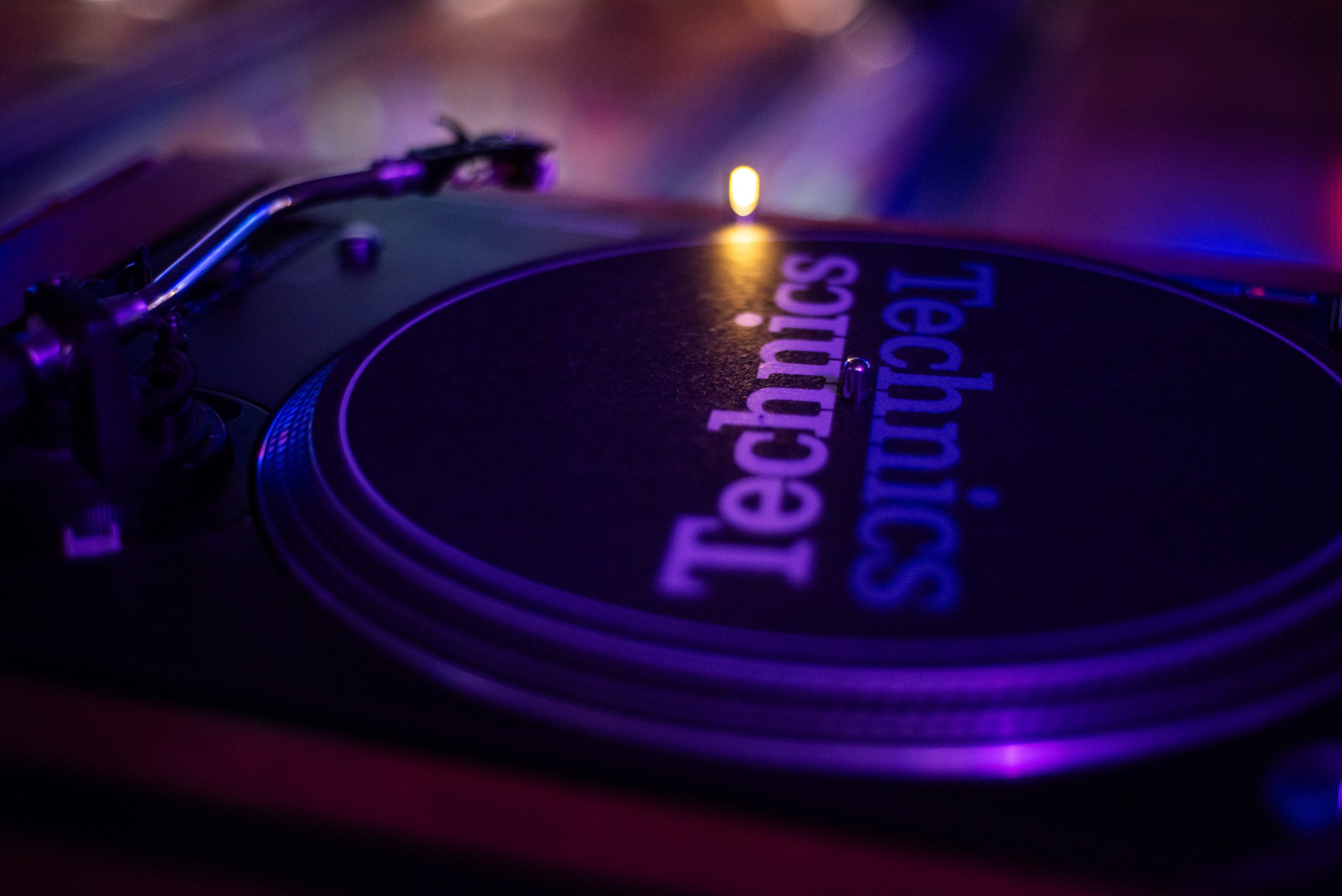 DJ